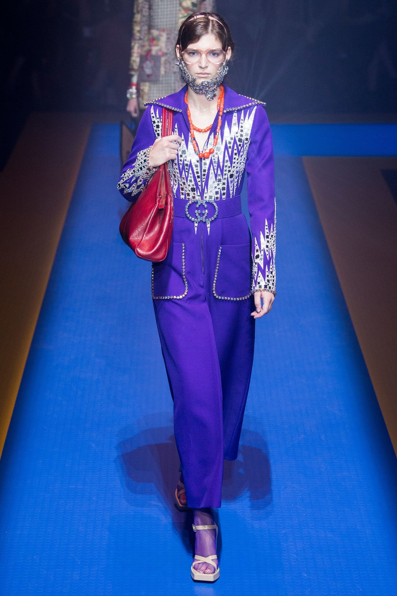 米兰时装周gucci直播外场,米兰时装周gucci三叶草