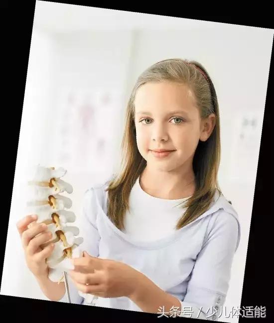 新苗脊柱侧弯预防中心是做什么的,用哑铃练背能预防脊柱侧弯