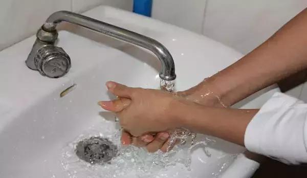 被猫咬伤要打狂犬疫苗吗,自家宠物猫抓伤需要打狂犬疫苗吗