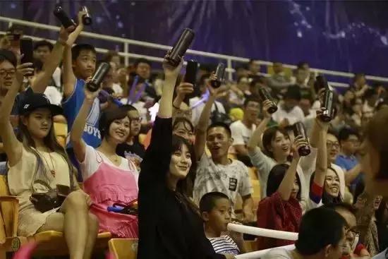 从黑豹演唱会点燃90后说起，解构阿里大文娱