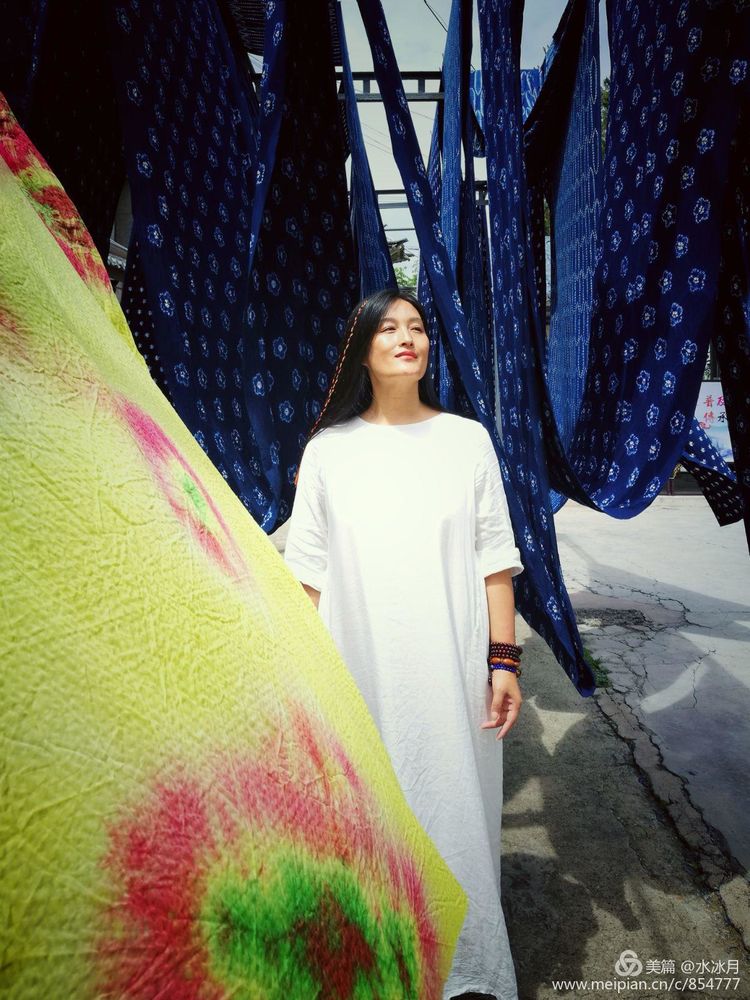 有一种蓝叫青花蓝,有一种颜色叫中国红