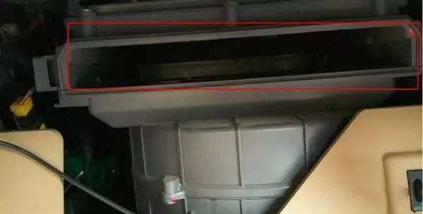 奔驰glc空调滤清器,奔驰空调滤芯拆卸技巧