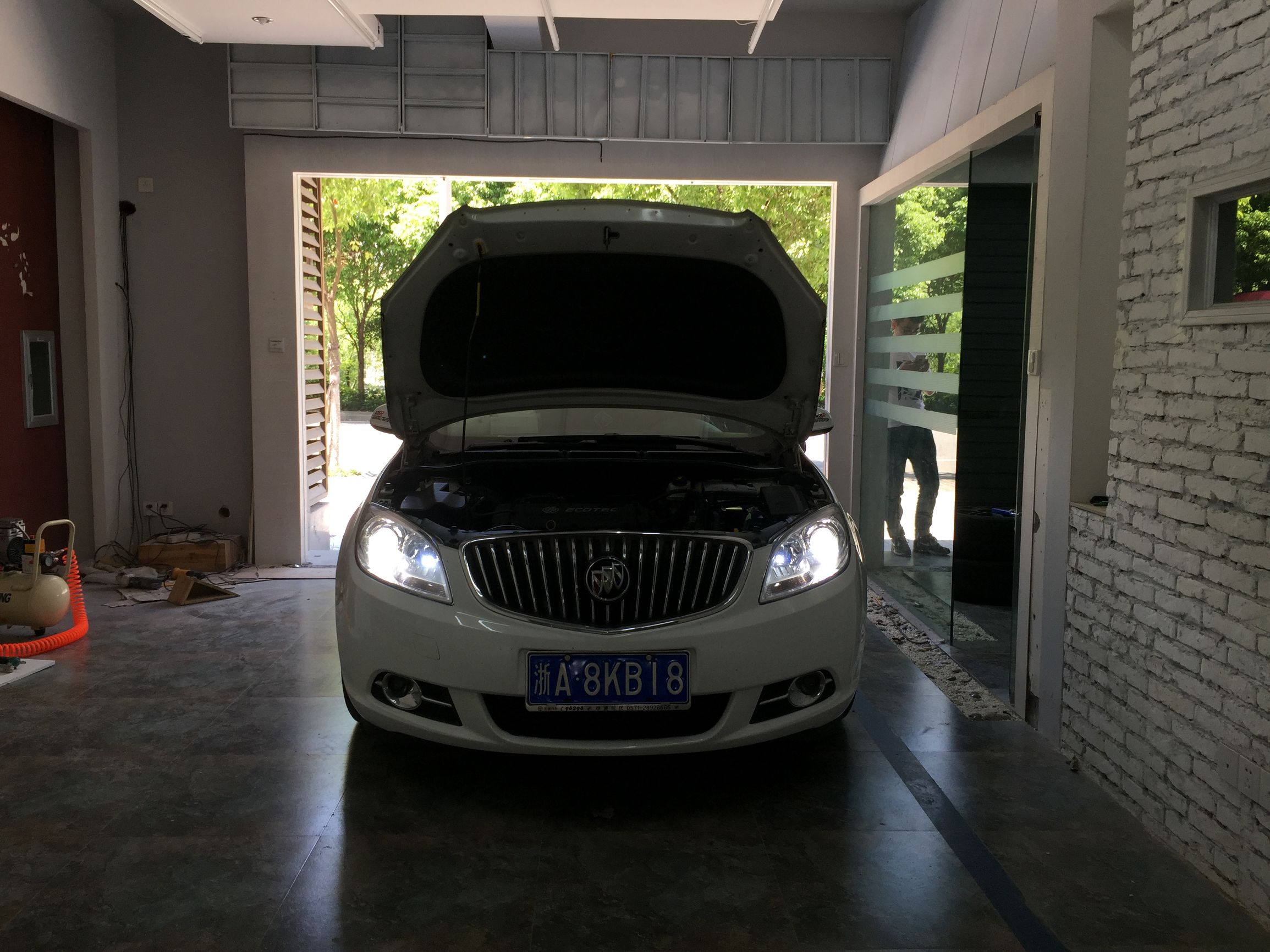 新款别克英朗改装双光透镜,别克全新英朗车灯更换