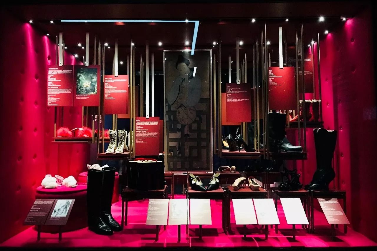 参加兴业太古汇“鞋履:乐与苦展览”开幕活动有感而发