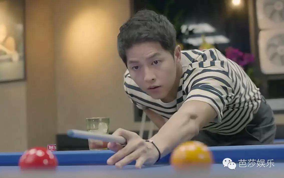 太阳的后裔为啥选宋仲基,太阳的后裔宋仲基帮宋慧乔扎头发