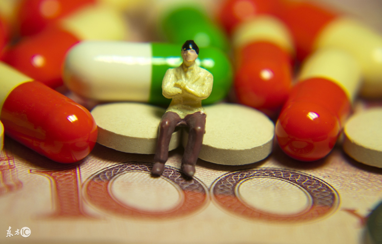 简述肺结核的药物治疗原则，这是医务人员必须掌握的常识