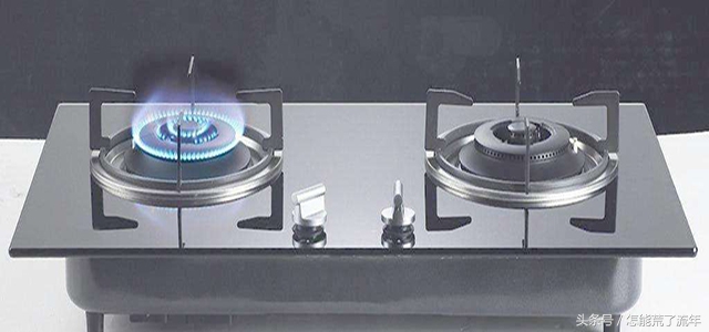 燃气灶一个打火一个不打火修理,红日燃气灶一边不打火一边能打火