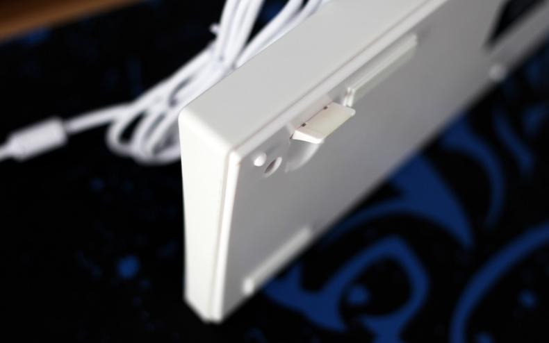 外设也要有“钛度”，召唤师白色茶轴机械键盘评测