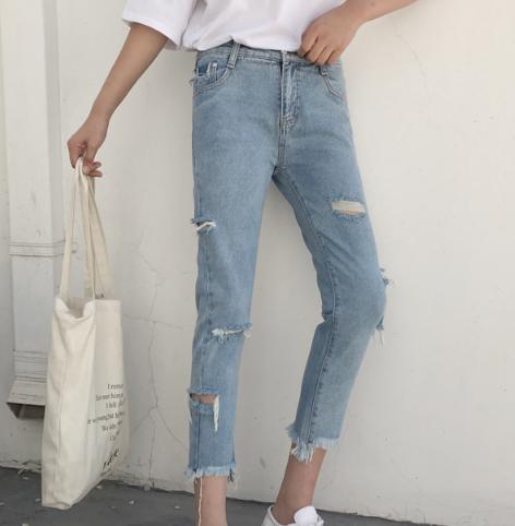 卫衣牛仔裤棉服白鞋,少年感白卫衣牛仔裤