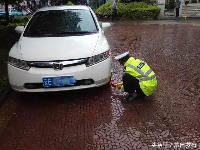 乱停车的要小心,乱停车车主在场交警怎么处理