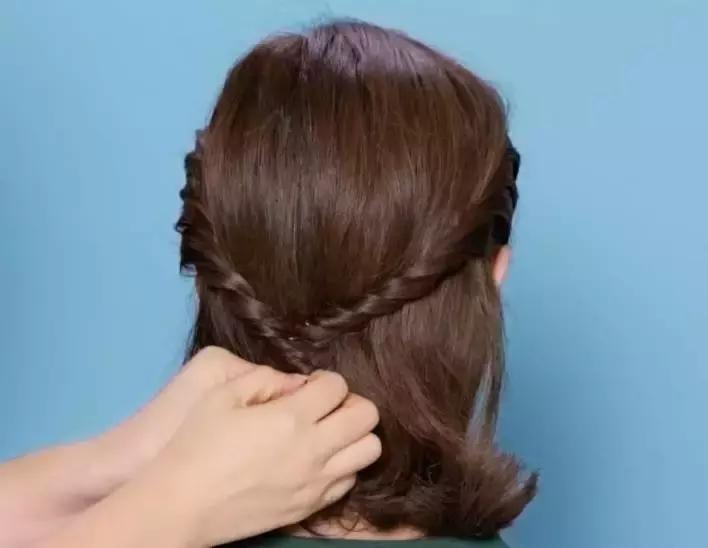 周冬雨发型同款刘海编发教程,周冬雨春风十里不如你编发