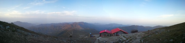 希望以后有时间可以一起去露营,我们还有机会一起去爬山吗