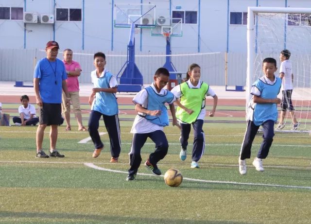厦门学校的校风比较好,厦门足球特色学校莲龙小学