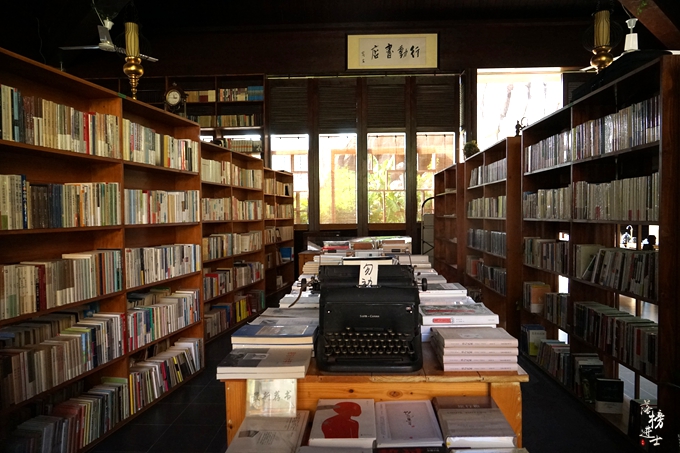 三亚天气一直显示下雨能去吗,十月中旬三亚天气下雨吗