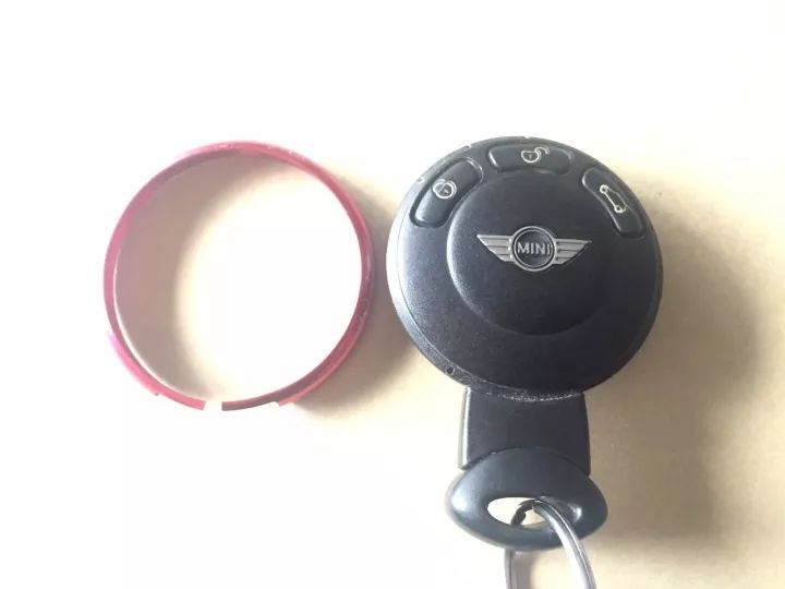 宝马x3的车钥匙电池怎样更换,宝马120i钥匙更换电池视频