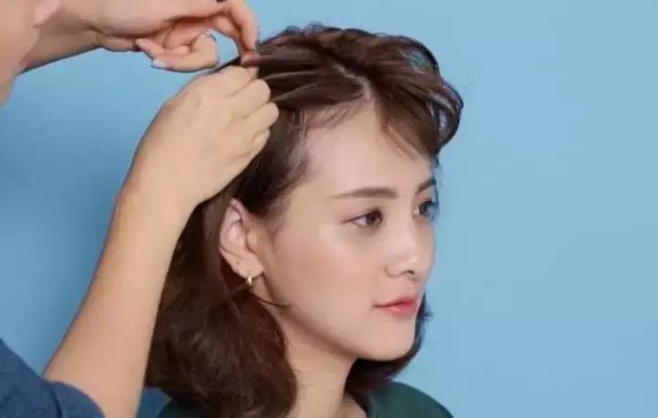 周冬雨发型同款刘海编发教程,周冬雨春风十里不如你编发