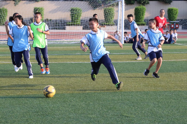 厦门学校的校风比较好,厦门足球特色学校莲龙小学