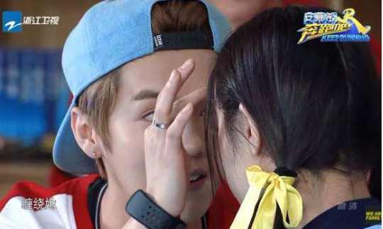 杨颖和郑恺迪丽热巴鹿晗,郑恺爆料鹿晗迪丽热巴