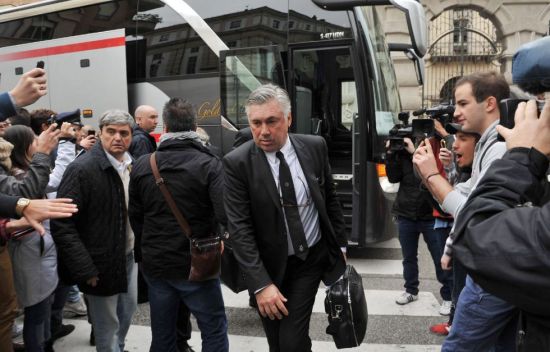 这才是安切洛蒂问题的症结，球员高层环境不好，那要你做什么？