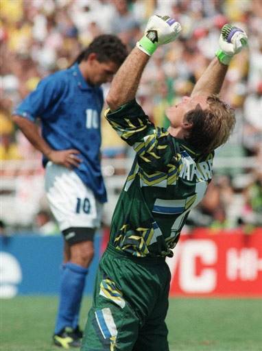 他是足坛的“神雕大侠”他让7080两代球迷如痴如醉