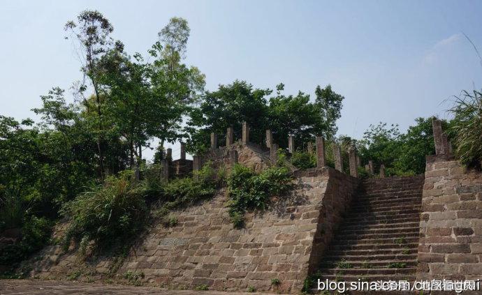 西成高铁沿线旅游,川西北高铁沿线旅游景点