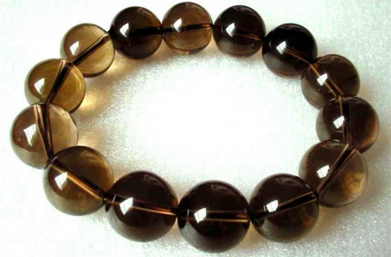 晶莹剔透的水晶-其莹如水，其坚如玉