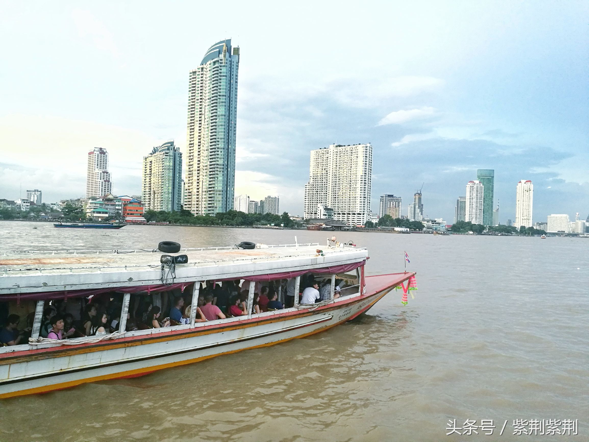 国庆长假抢钱了？老司机教你境外旅游怎样省出一部iphoneX