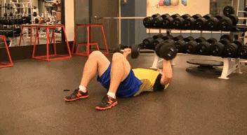 卧推后肩不舒服怎么缓解,卧推后肩膀疼休息能好么