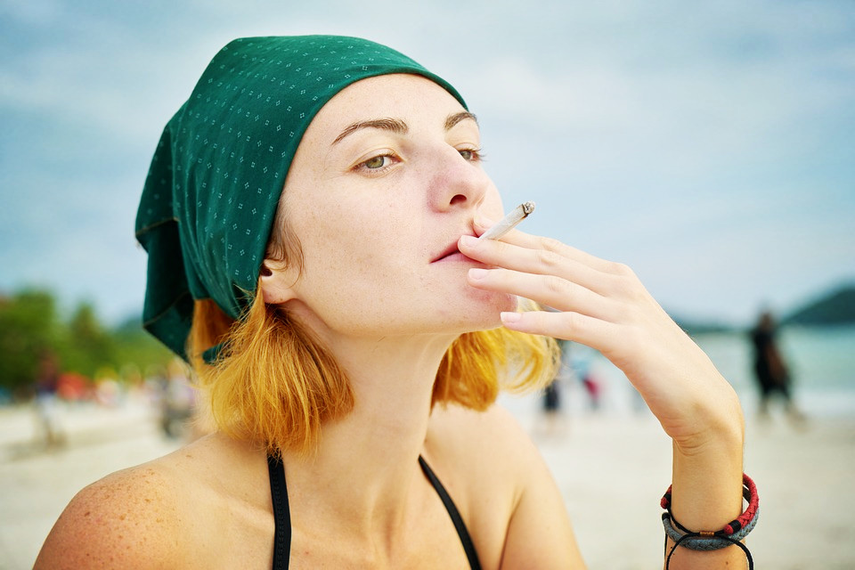 如果你的女朋友比你高怎么办,发现你女朋友抽烟你会怎么办