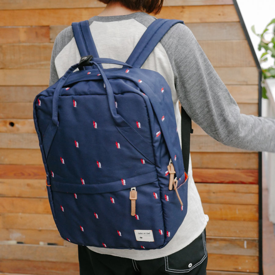 学生背的最多的书包,大学生背什么样的双肩包