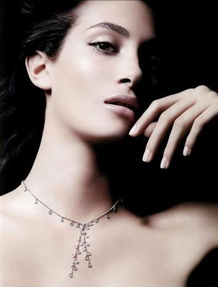 选钻石的几个指标,选钻石就要挑大的