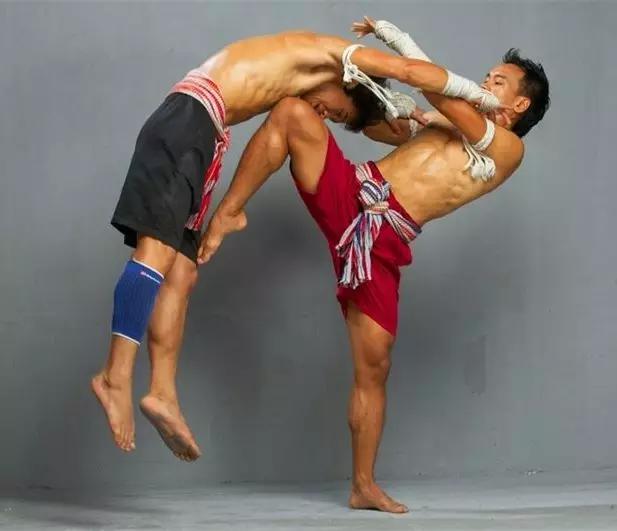 揭秘：真实的泰国人妖，昙花一现的美丽