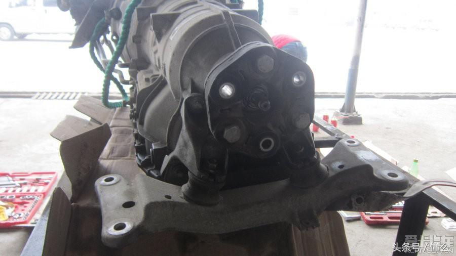 宝马320li发动机烧机油怎么修,宝马320i烧机油最佳解决方案