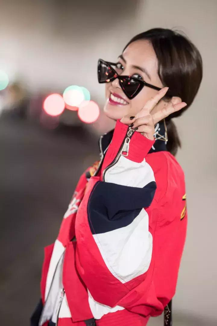 阿玛尼什么颜色口红最好用显白,李佳琦推荐适合秋冬的显白口红