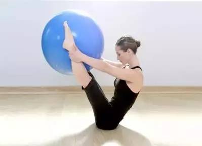 瑜伽球收腹按摩,收腹按摩球