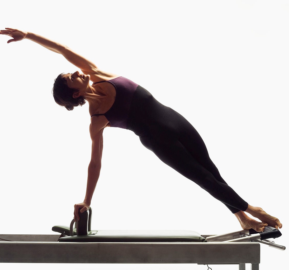 10分钟新手普拉提核心运动,普拉提运动视频及解说方法