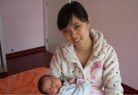 坐月子吃太油腻会影响母乳吗,坐月子来例假会影响奶水吗