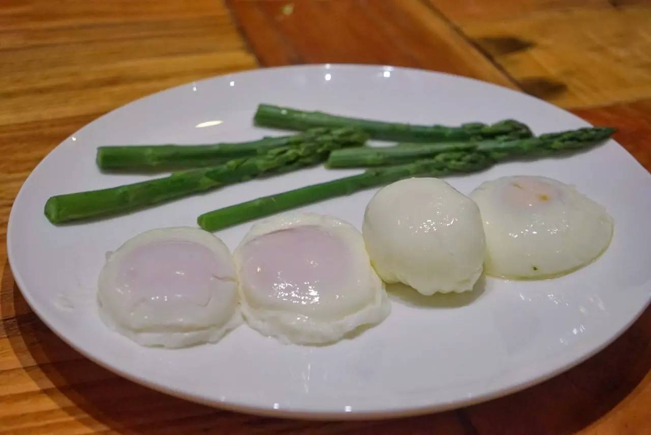 一刀切下去，鸡蛋流黄的感觉，好像中了500万！