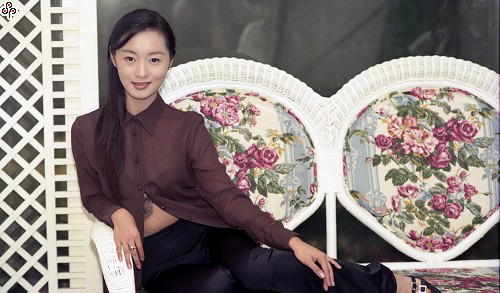 她曾是男神收割机，却因与孙耀威情伤而得抑郁症，现44岁患脑瘤