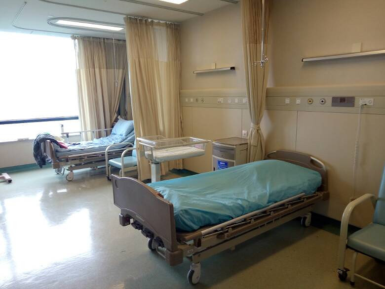 二胎妈妈顺产分娩过程,二胎妈妈剖腹产的经历