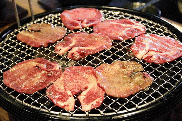 在赤峰餐饮横扫的年代，它还敢强势开店，并直取新城区！