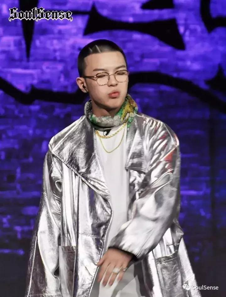 从《中国有嘻哈》rapper的服饰，看2017秋季服饰搭配