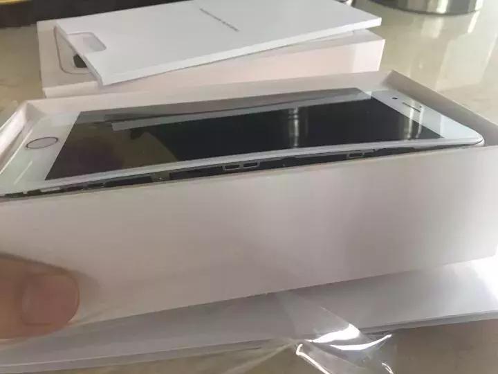 iphone8电池摔了一下,iphone8发生电池爆炸事件