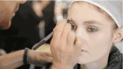 画个简单的裸妆需要哪些化妆品,裸妆怎么画新手