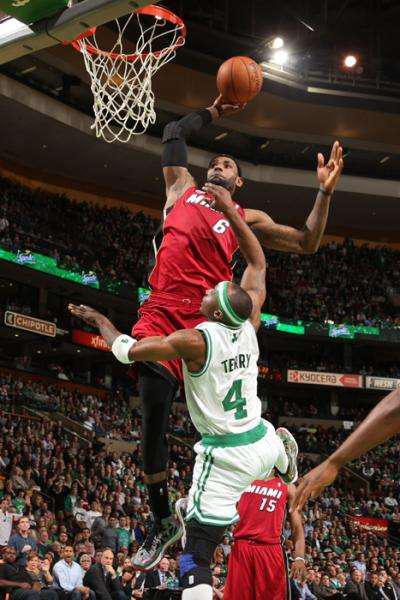 詹皇十大经典战役,詹皇最强一扣