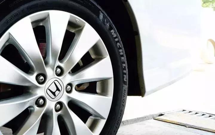 米其林竞驰4suv轮胎价格,米其林轮胎浩悦4对比竞驰4