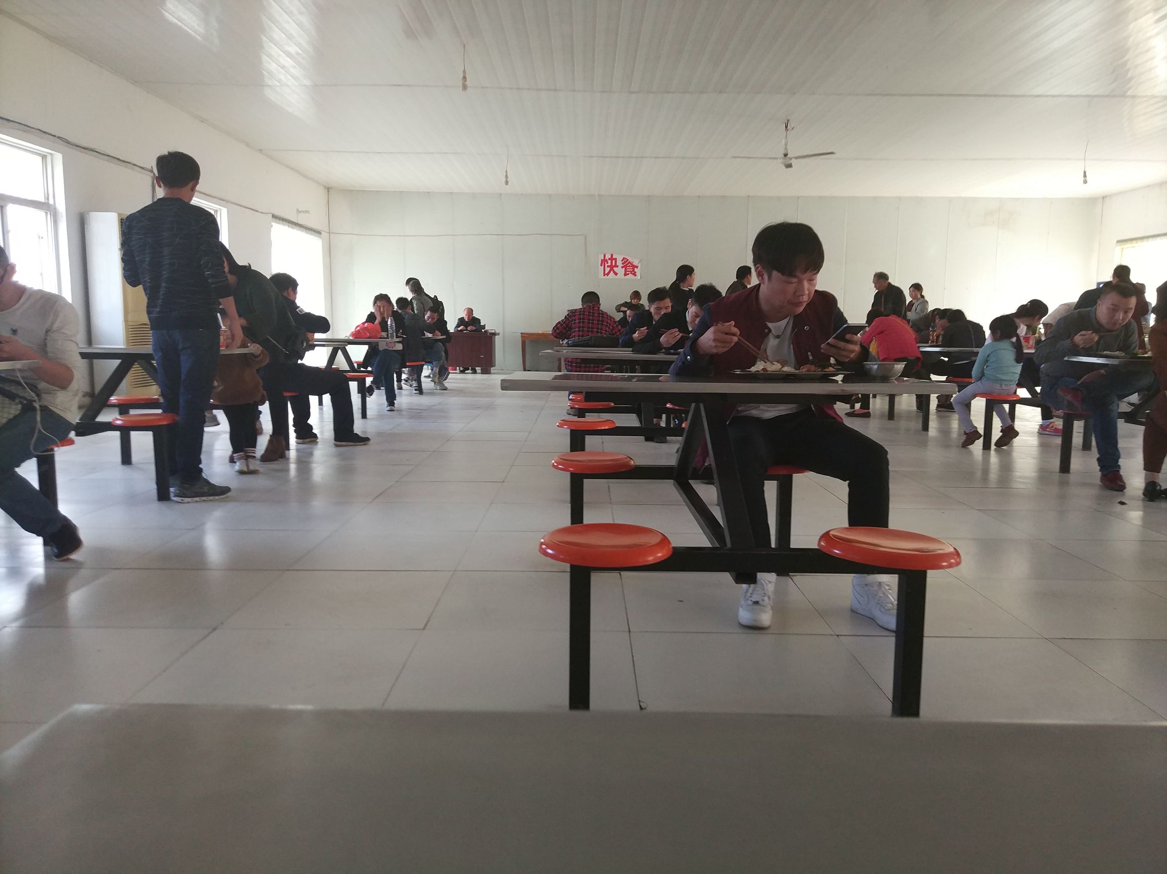 不一样的加油站服务,不一样的服务团队