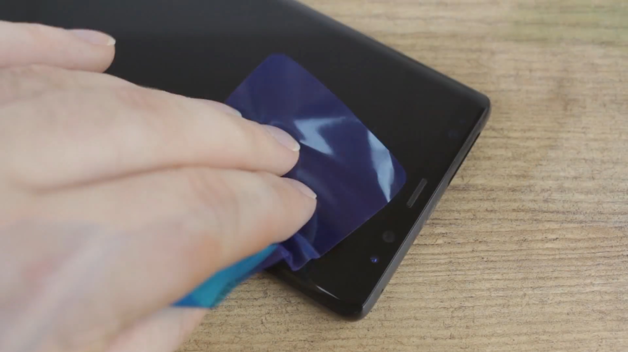 如何不用神器，也能将Note8的钢化膜贴得完美？