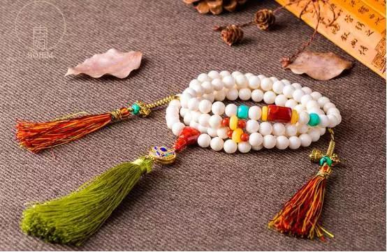 砗磲玩久了以后会有什么变化,砗磲放久了出现了黄点