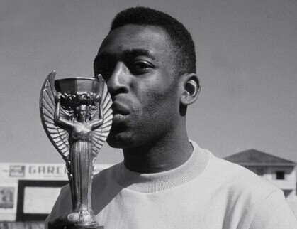 球王贝利纪录,贝利球王连过9人视频